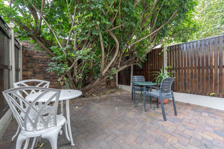 1 Bedroom Property for Sale in Rondebosch Village Western Cape